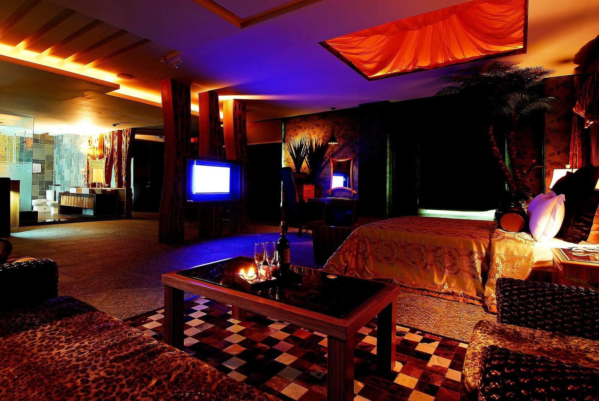 All-Ur Boutique Motel -Chia Yi Branch Ťia-i Exteriér fotografie