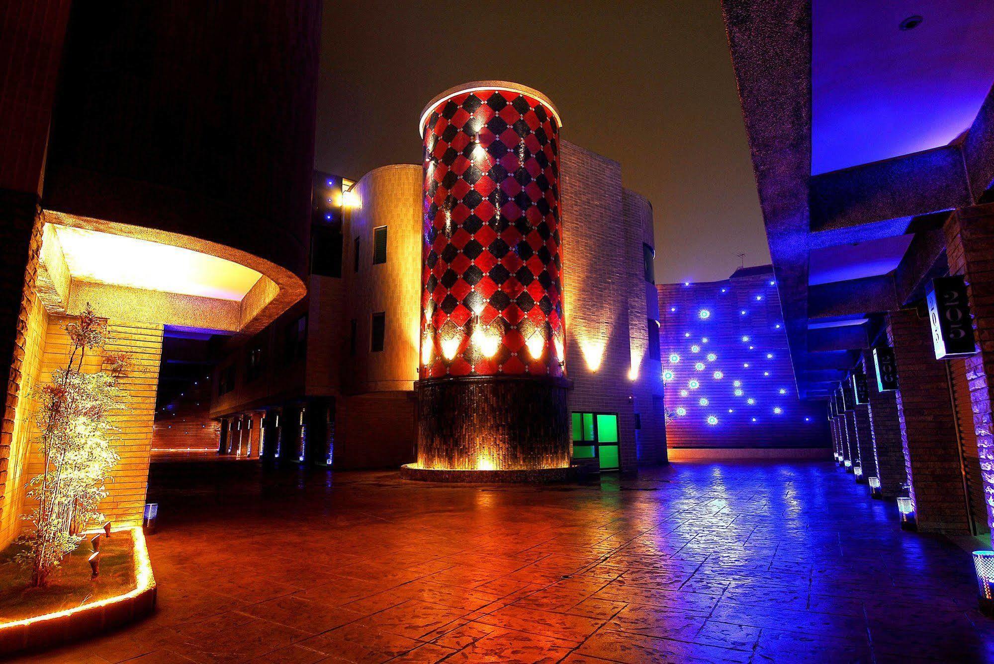 All-Ur Boutique Motel -Chia Yi Branch Ťia-i Exteriér fotografie